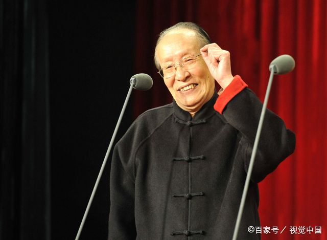 这是20世纪60年代,常宝霆随天津市文化工作队到东郊区大毕庄下乡慰问